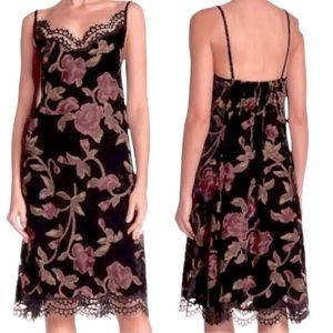 Max Studio Flowers 💐 & Lace Slip Dress Medium Velvet Spaghetti Straps Lace Trim
